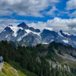 Find hidden hiking trails in Washington State: five quiet hikes with distances, passes, road warnings and best seasons checked against WTA and park data.